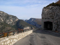 vallée étroite