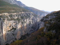 route en surplomb